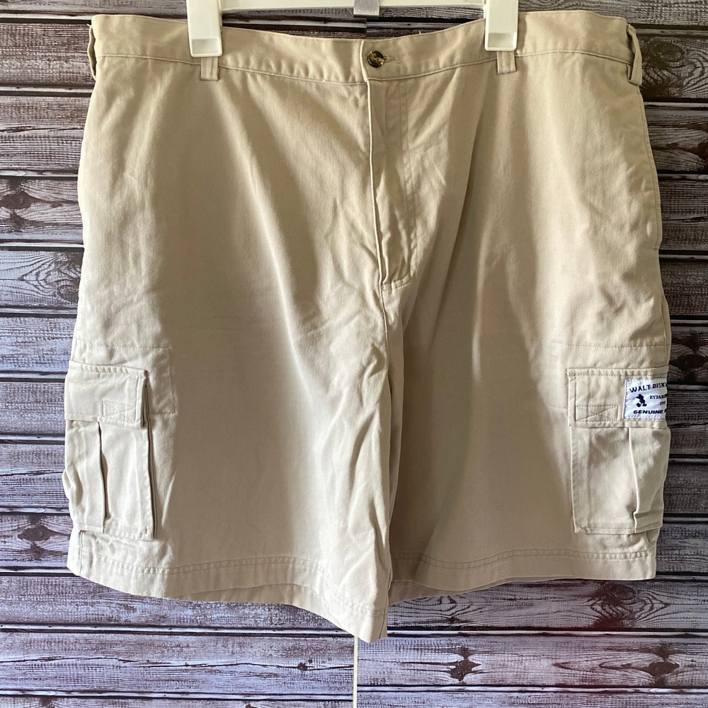 Walt Disney World Men's‎ Cargo Shorts Size 40 Beige Pockets Logo